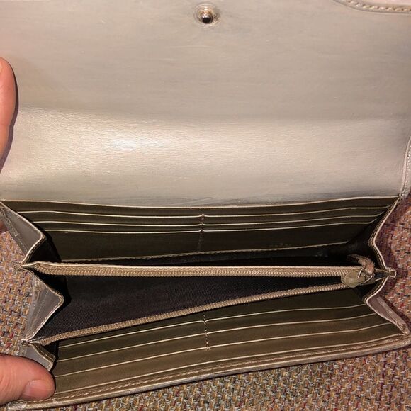 GUCCI Continental Silver and Gold Leather & Canvas Wallet with GG Clasp NWOT - Picture 11 of 17